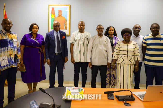 Promotion des sciences au Burkina Faso : le projet « Youki’F Maths PC » échange avec le ministère sur les préparatifs de la session 2026
