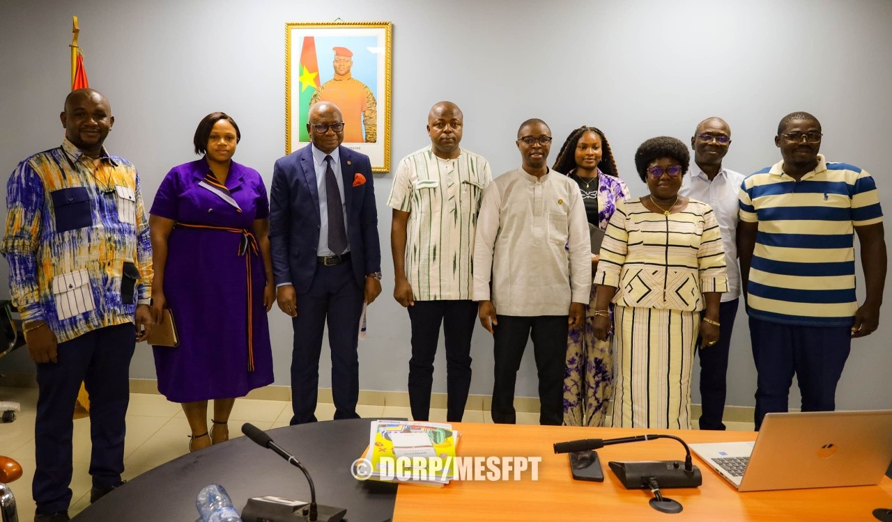 Promotion des sciences au Burkina Faso : le projet « Youki’F Maths PC » échange avec le ministère sur les préparatifs de la session 2026